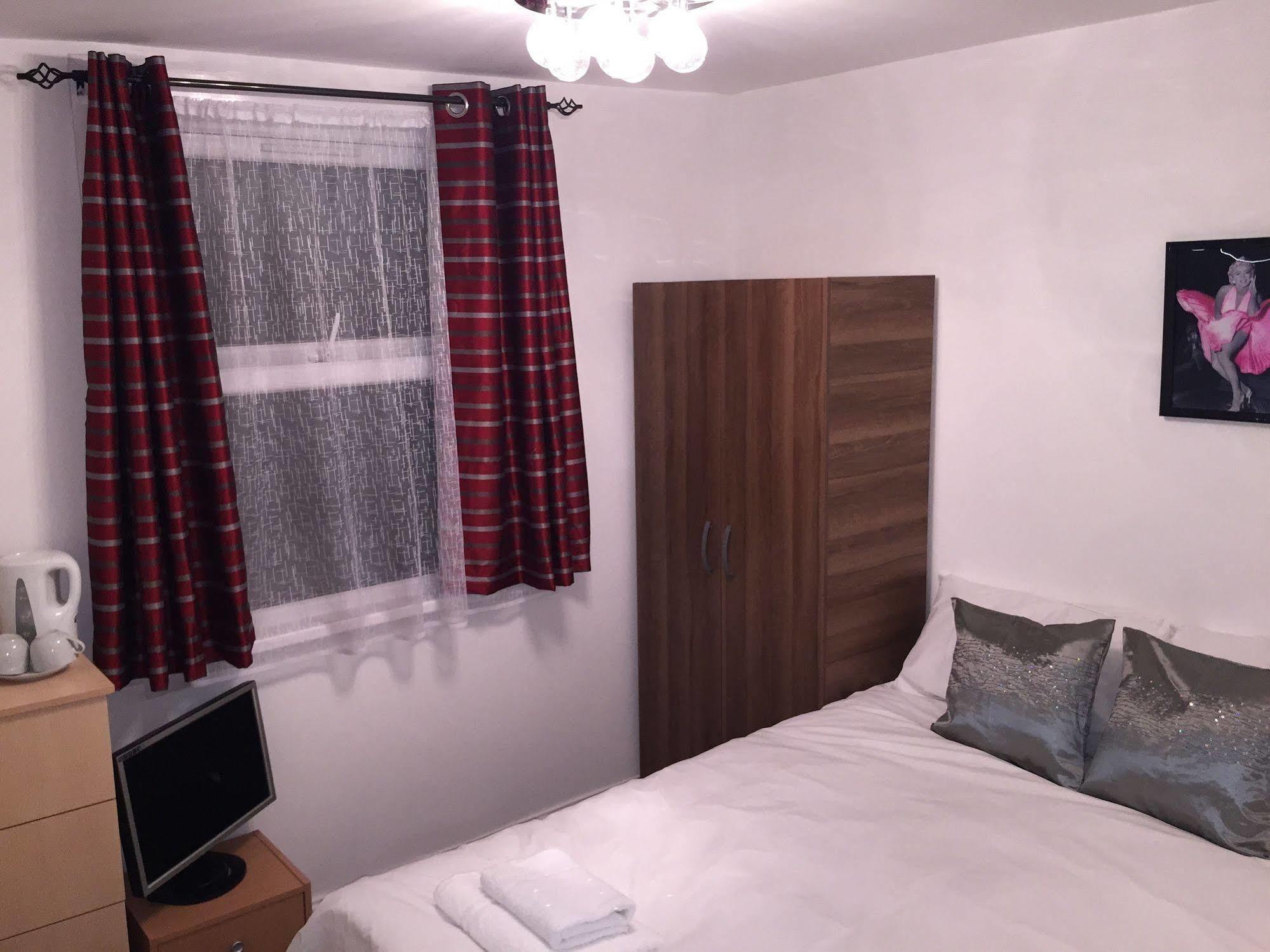 Paradise Accomodation Guest house London