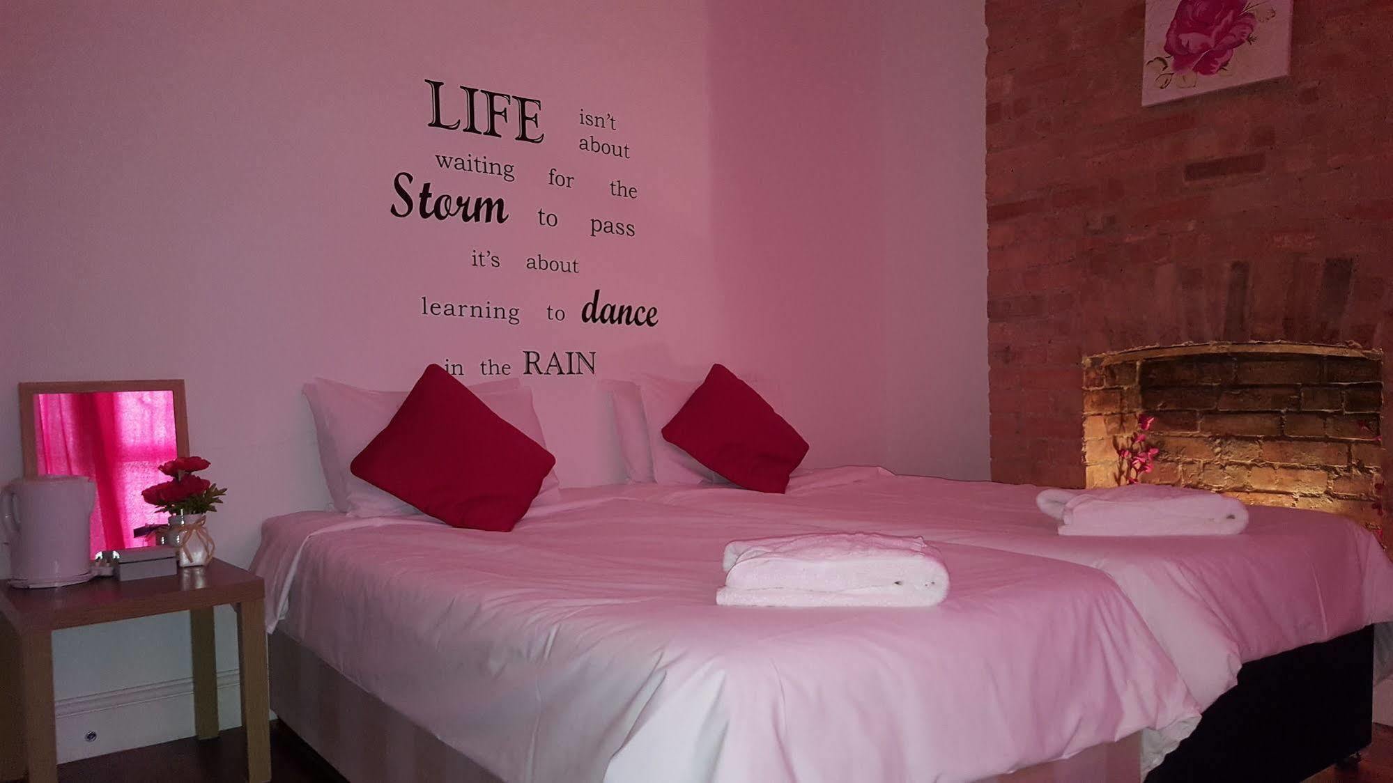 Paradise Accomodation Pensiune 2*