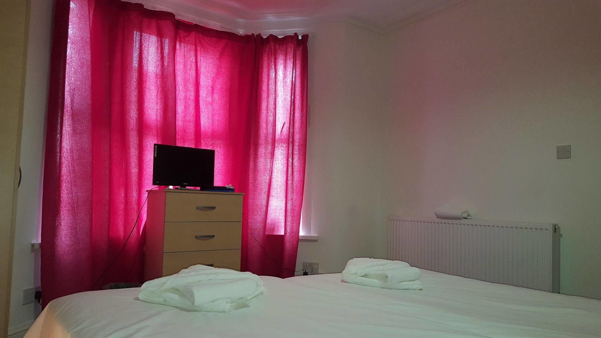 Pensiune Paradise Accomodation Londra