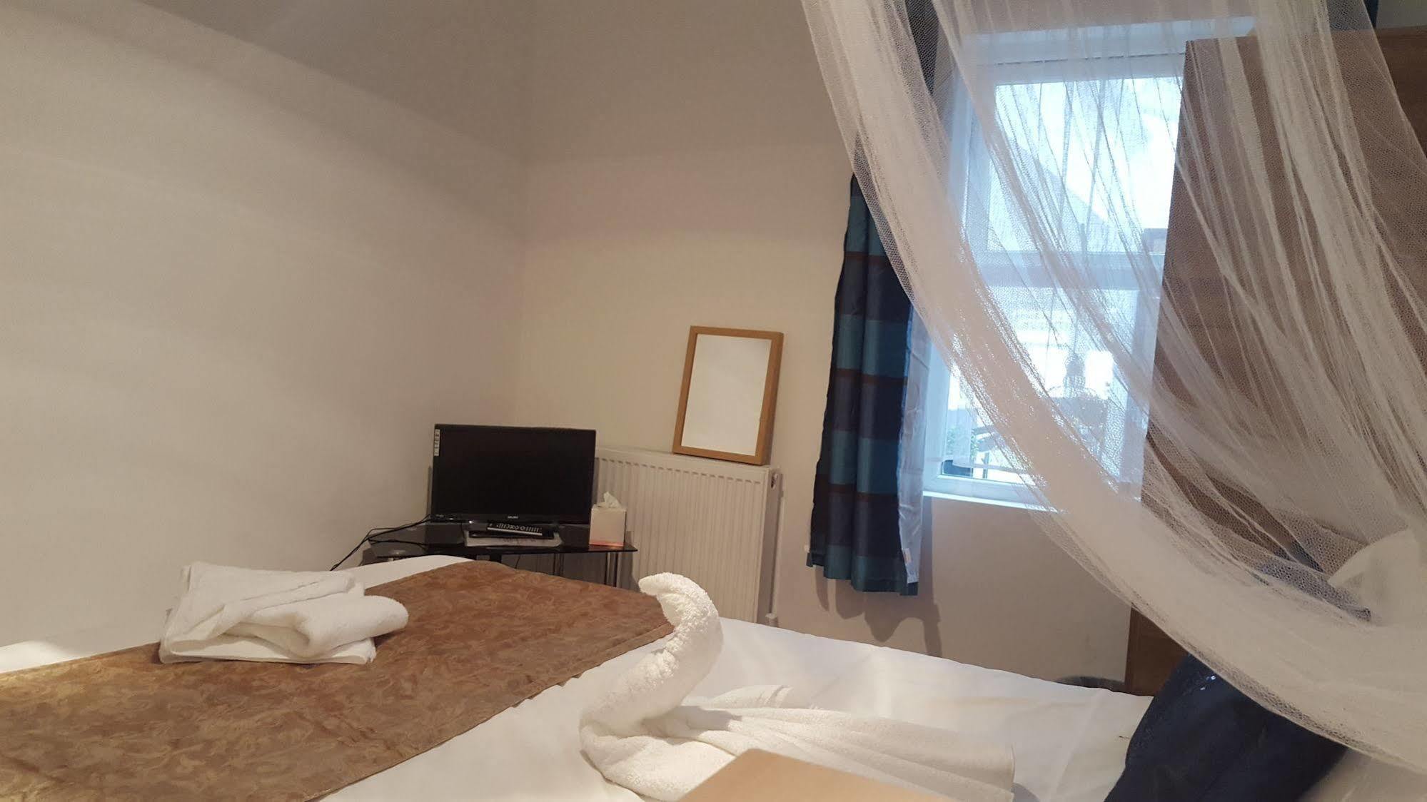 Paradise Accomodation 2* Londra